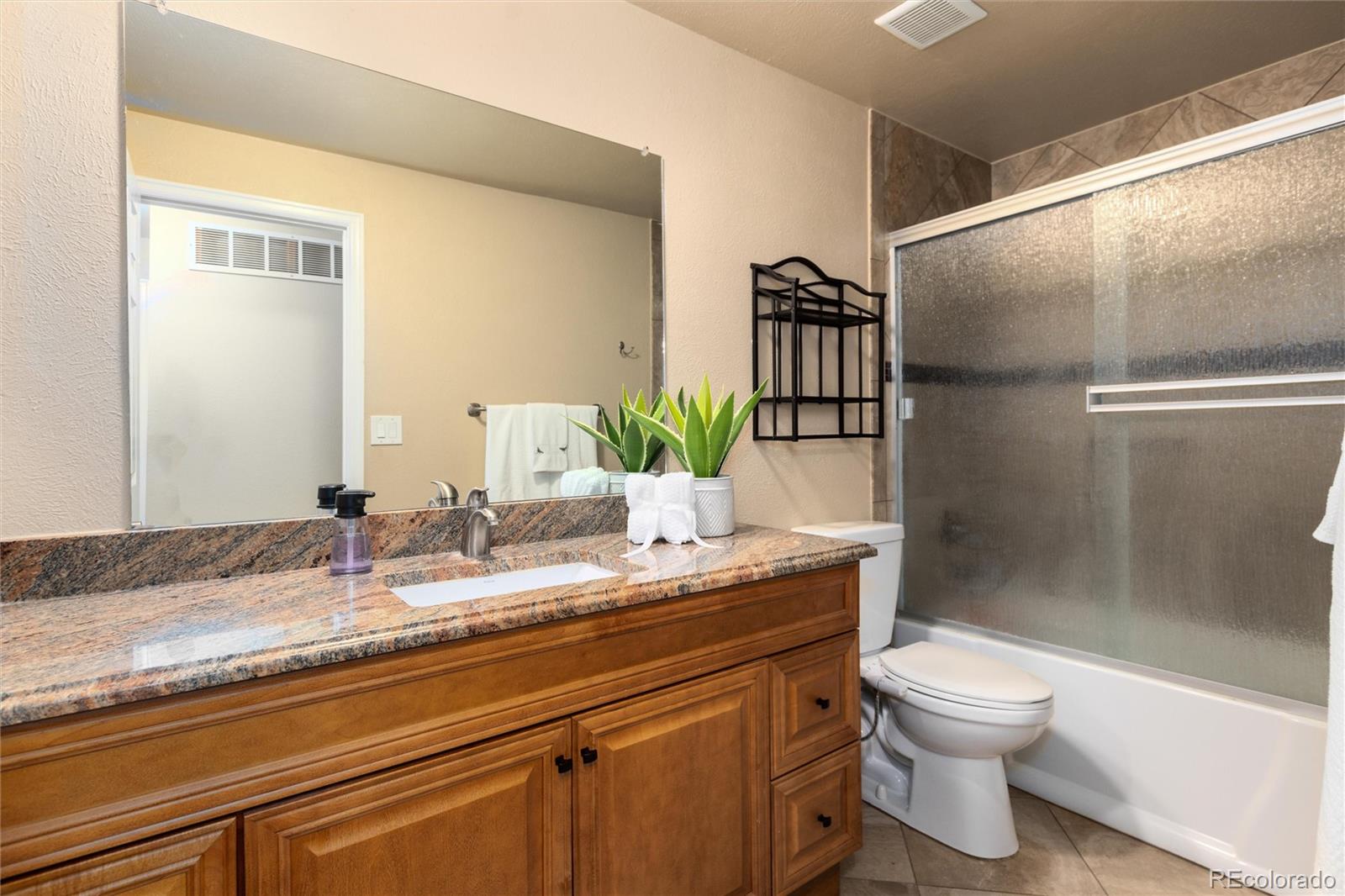 MLS Image #28 for 7676 s olive circle,centennial, Colorado