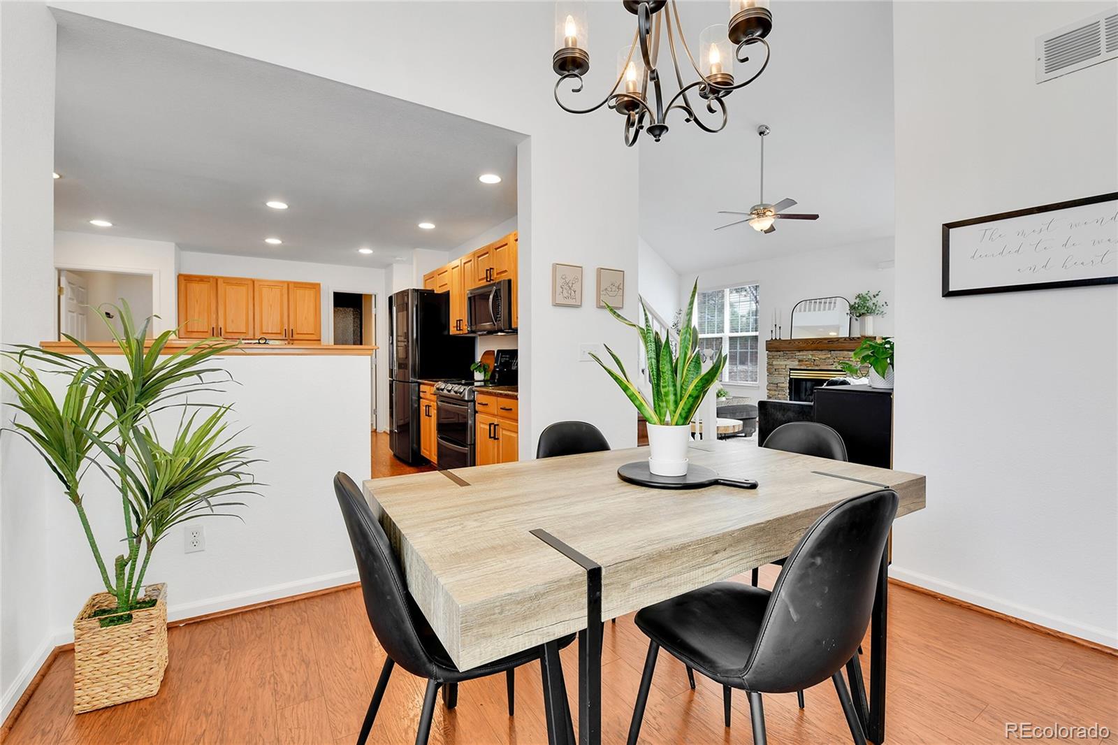 MLS Image #7 for 2208 s tucson way,aurora, Colorado