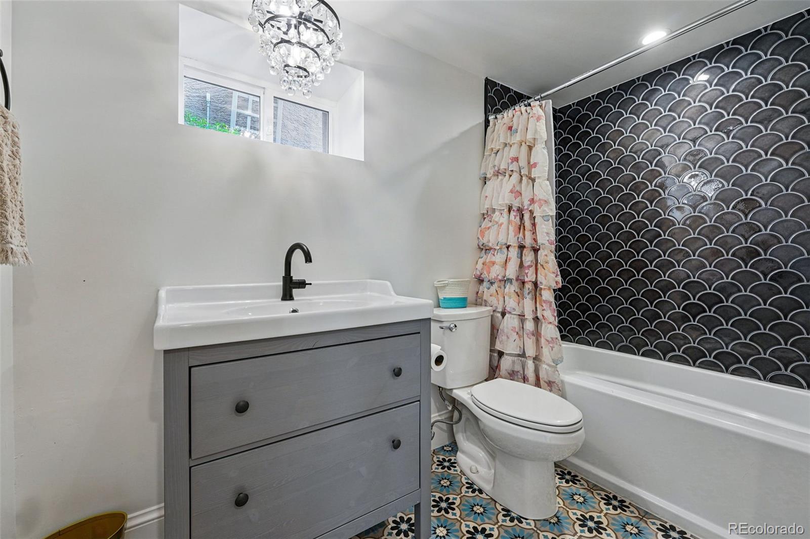 MLS Image #28 for 553 s sherman street,denver, Colorado