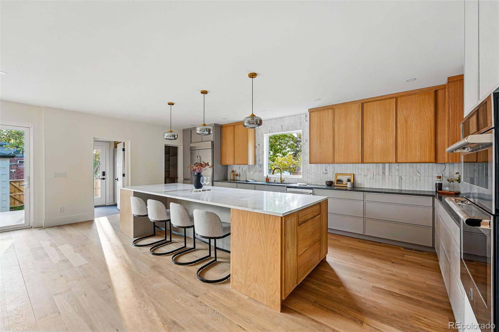 MLS Image #13 for 2391  hudson street,denver, Colorado