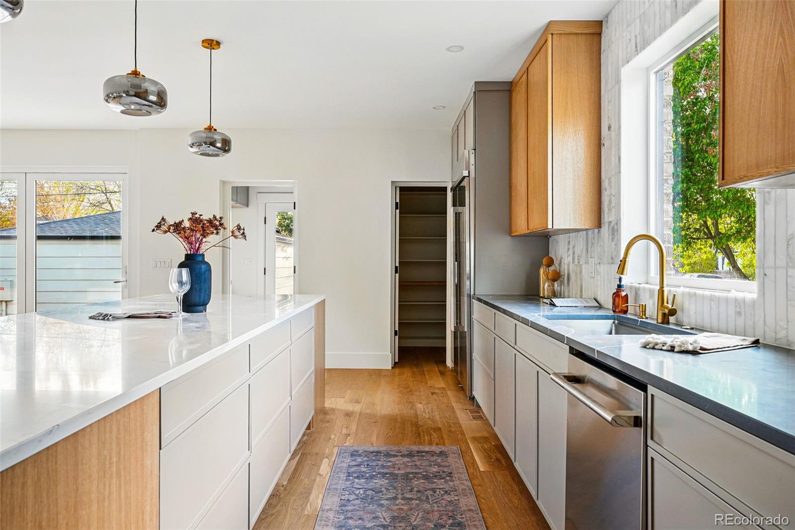 MLS Image #18 for 2391  hudson street,denver, Colorado