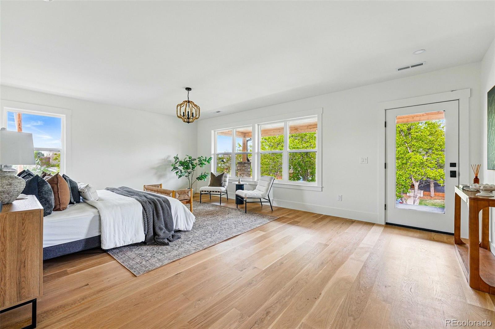 MLS Image #26 for 2391  hudson street,denver, Colorado