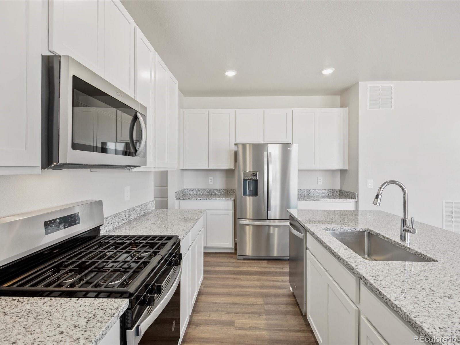 MLS Image #13 for 4701  sunsplash way,johnstown, Colorado