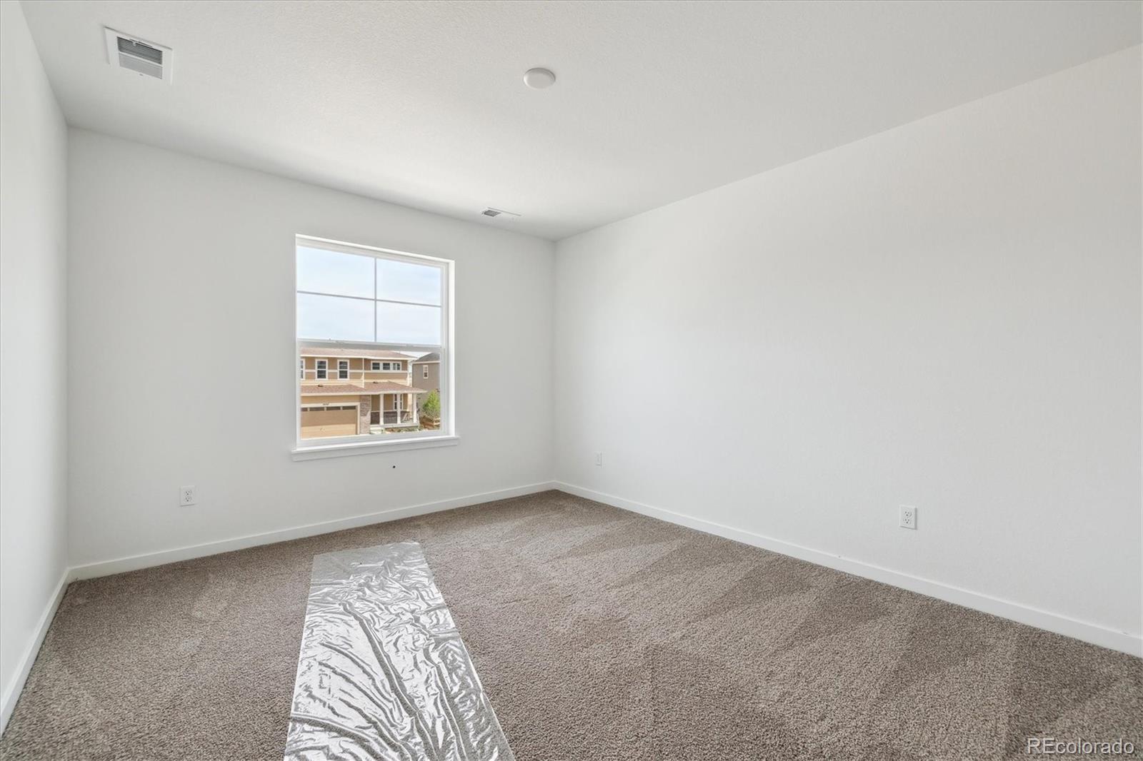 MLS Image #10 for 24748 e 40th avenue,aurora, Colorado