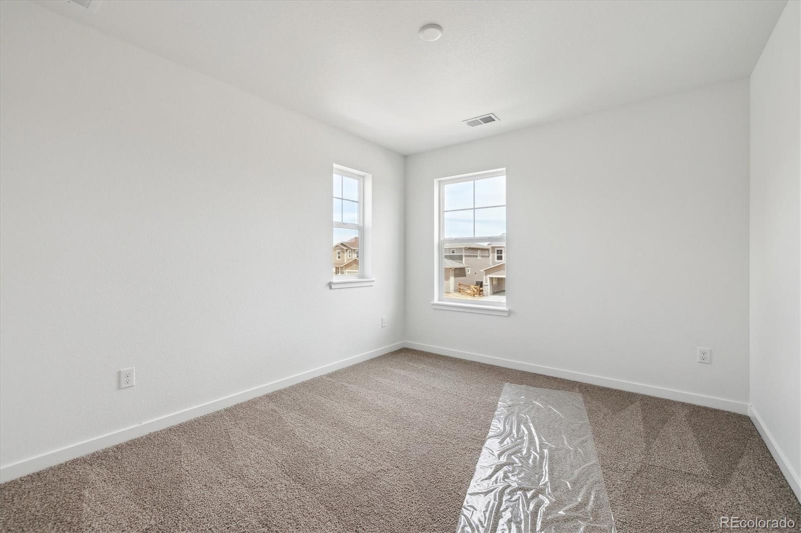 MLS Image #13 for 24748 e 40th avenue,aurora, Colorado