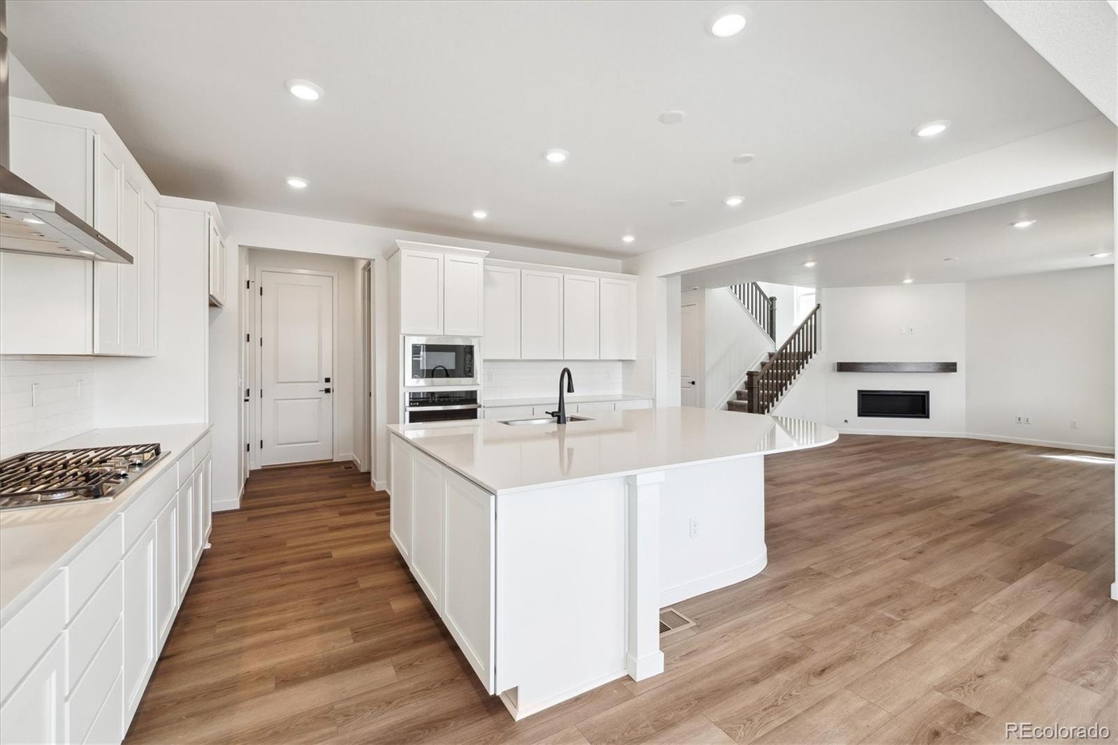 MLS Image #5 for 24748 e 40th avenue,aurora, Colorado