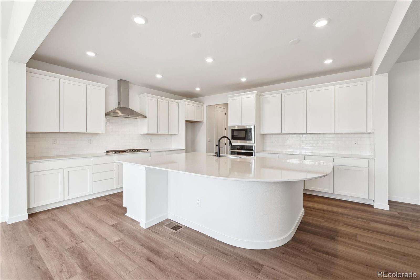 MLS Image #7 for 24748 e 40th avenue,aurora, Colorado