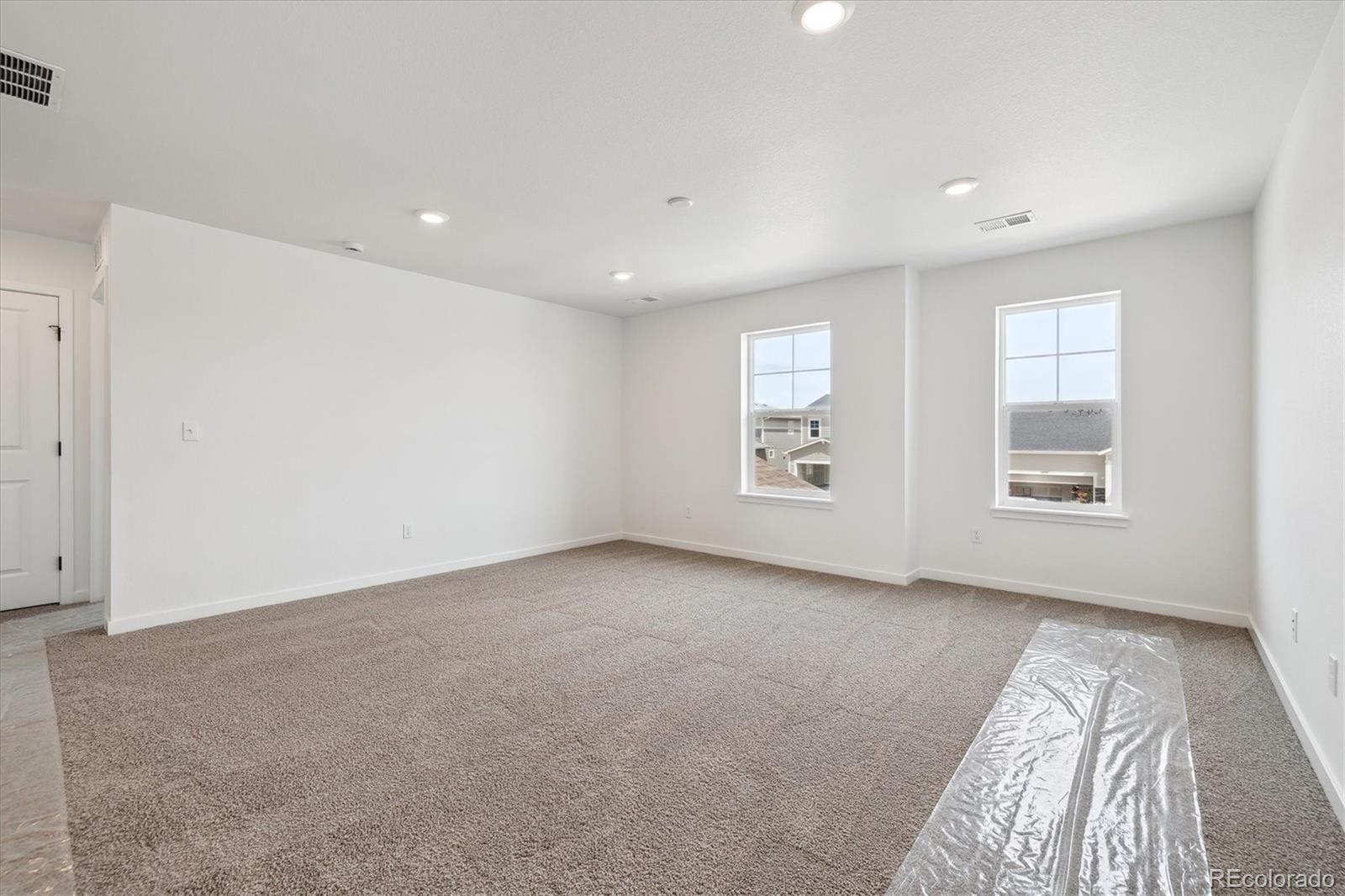 MLS Image #9 for 24748 e 40th avenue,aurora, Colorado