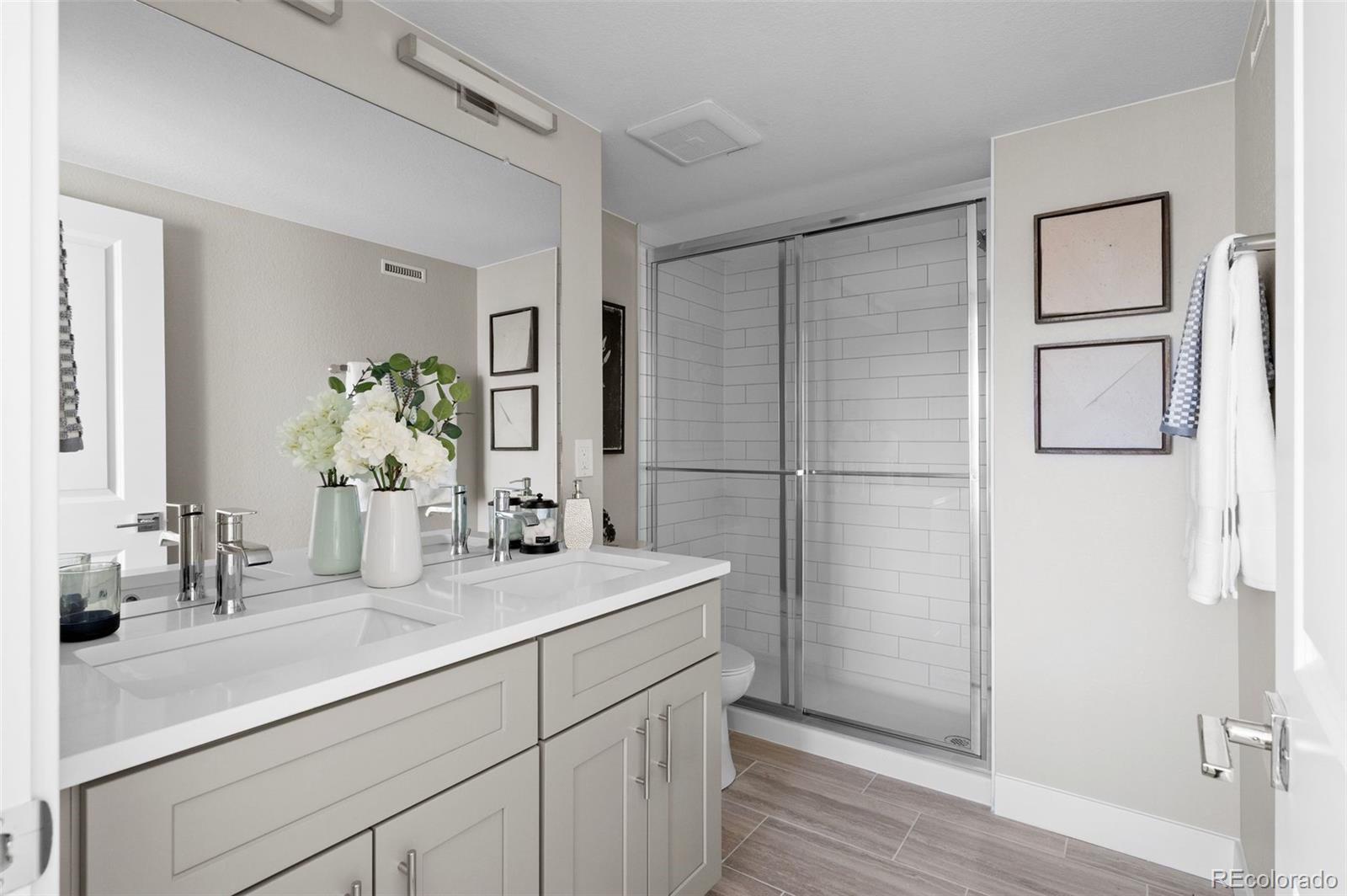 MLS Image #11 for 2620 s delaware street,denver, Colorado