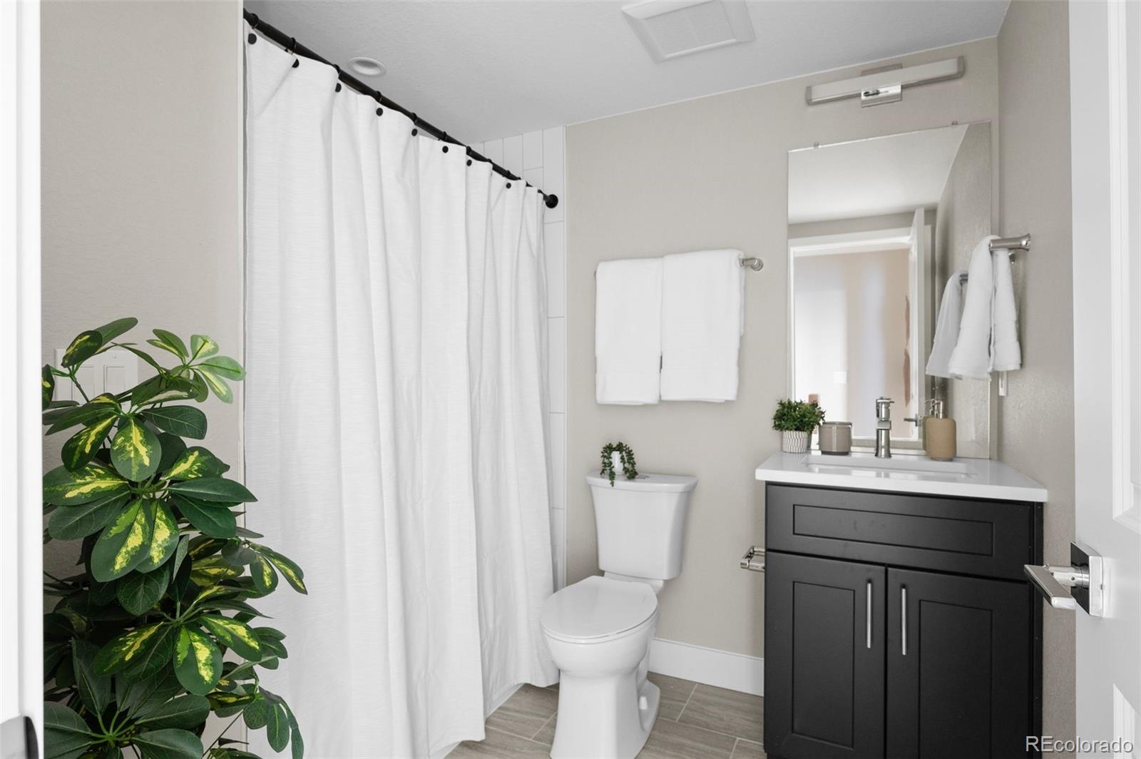 MLS Image #9 for 2620 s delaware street,denver, Colorado