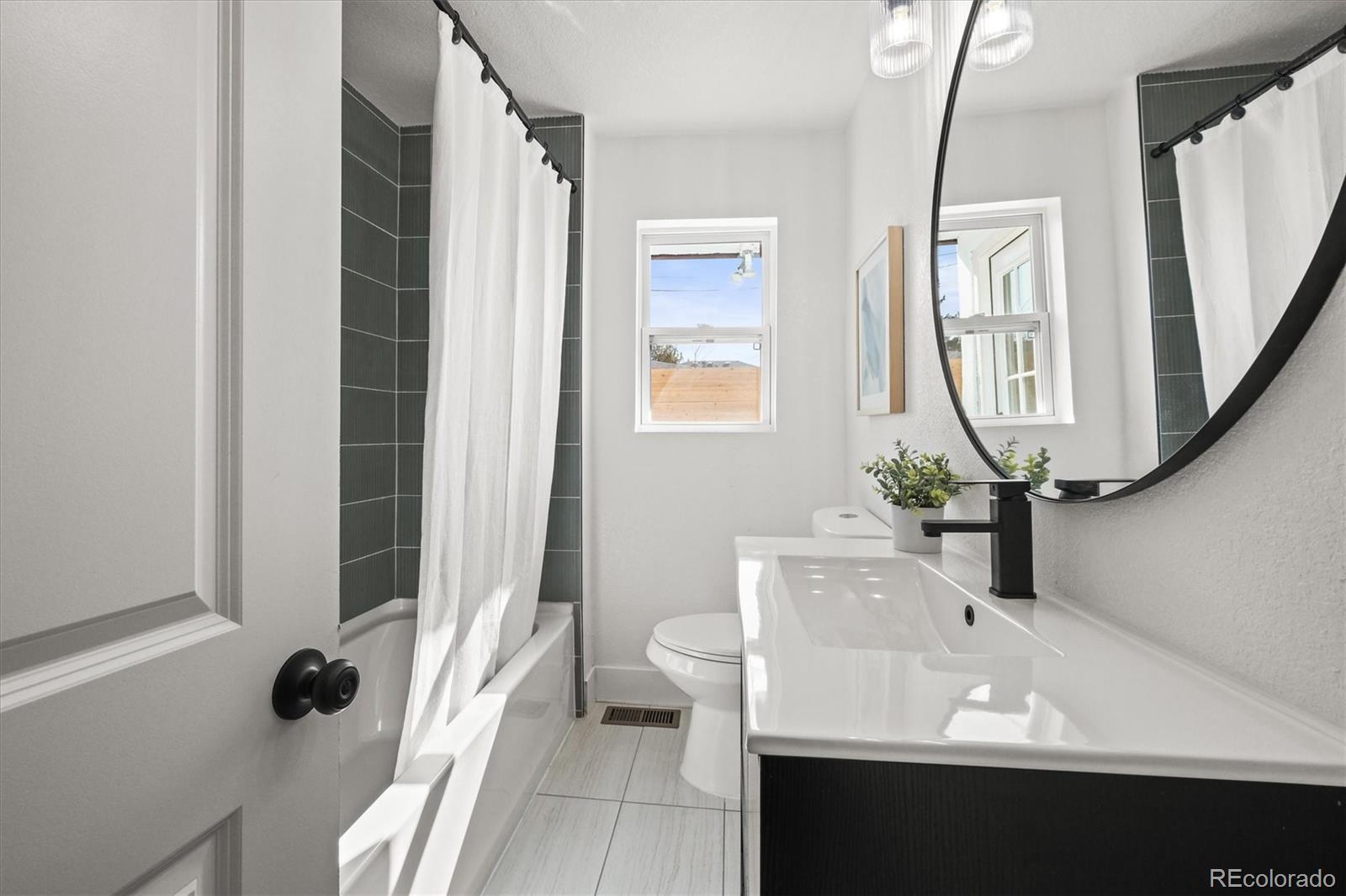 MLS Image #24 for 3670 n glencoe street,denver, Colorado