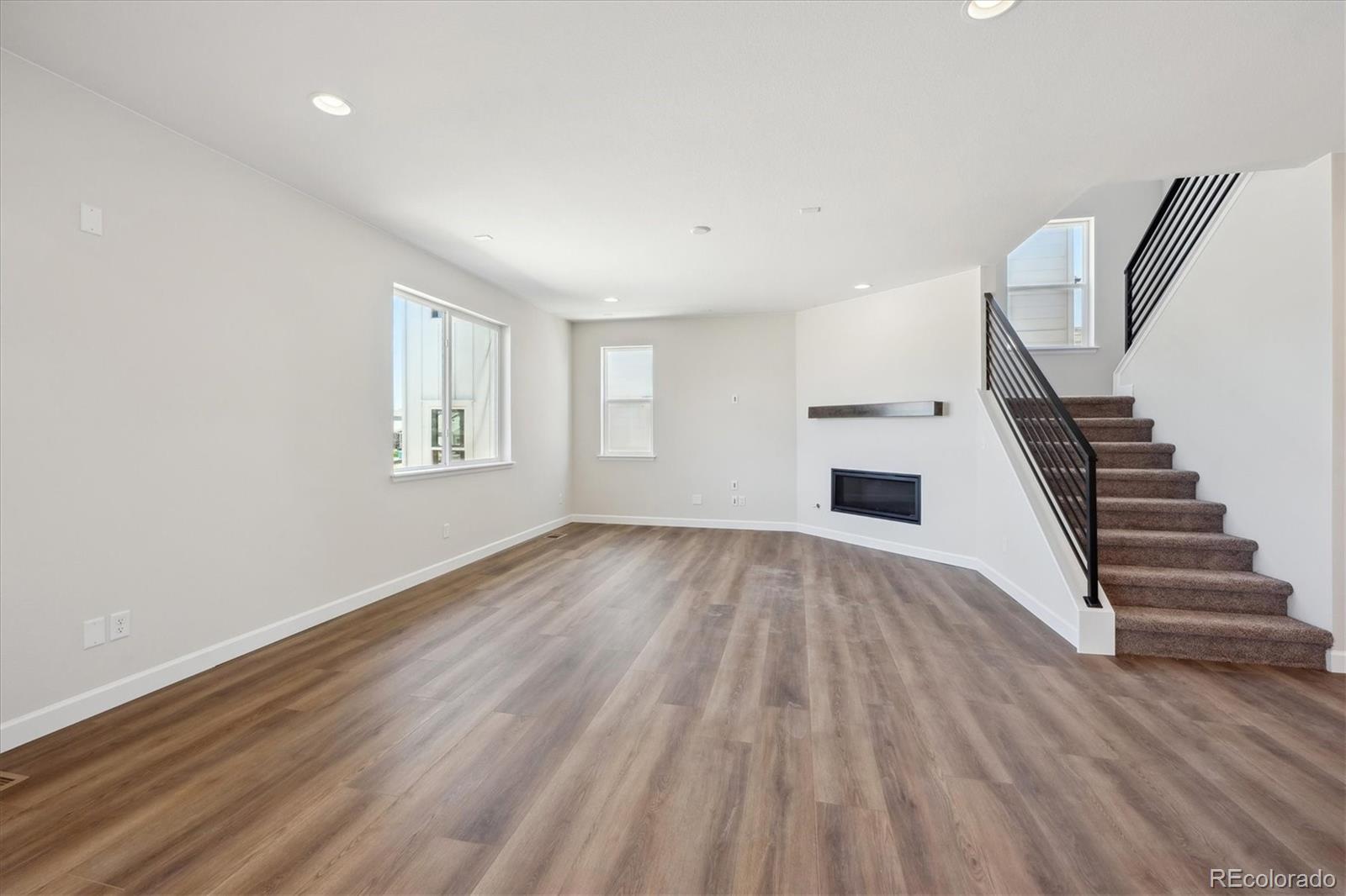 MLS Image #4 for 5583  riverbend avenue,firestone, Colorado