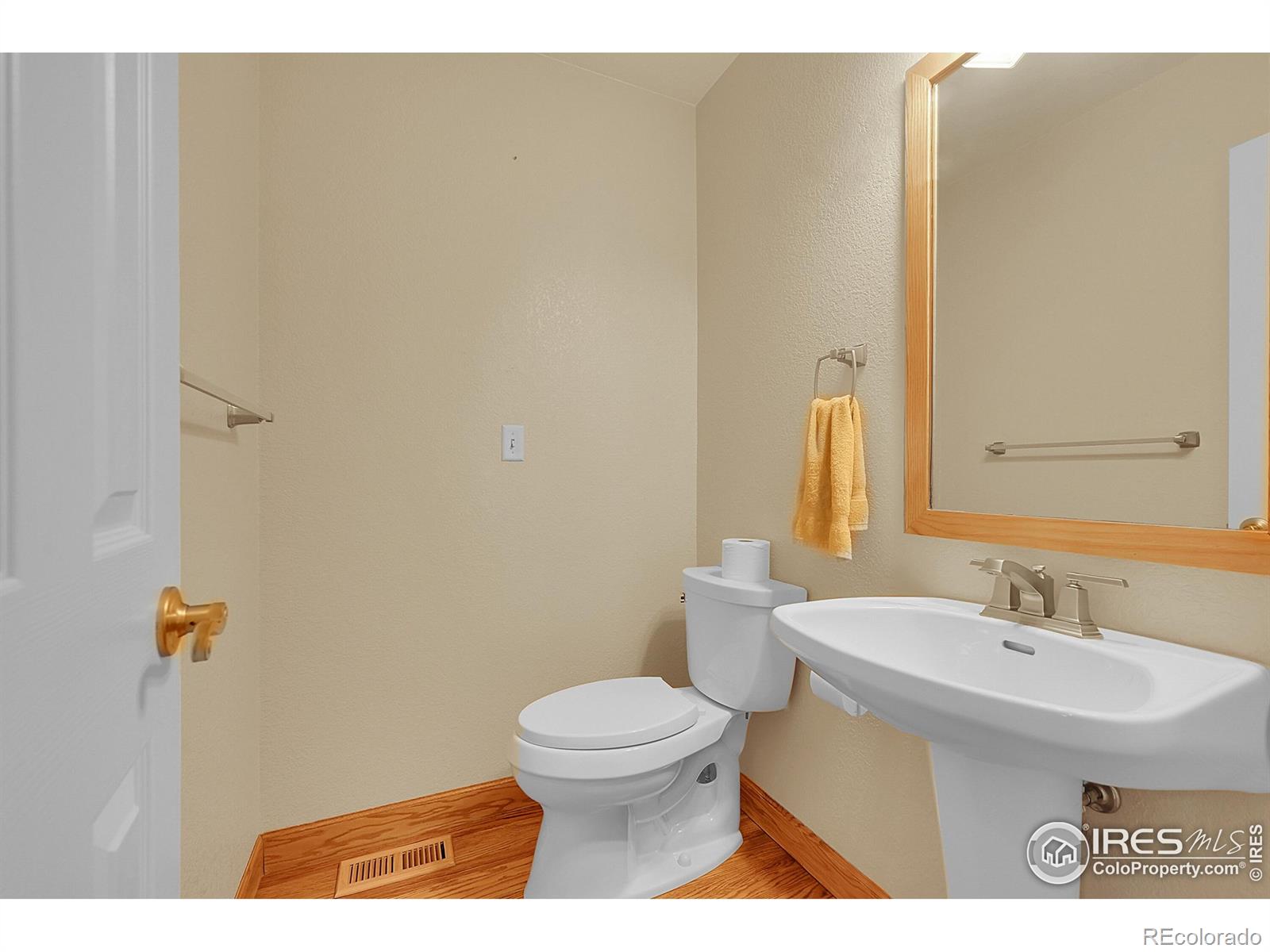 MLS Image #13 for 828  52nd avenue,greeley, Colorado