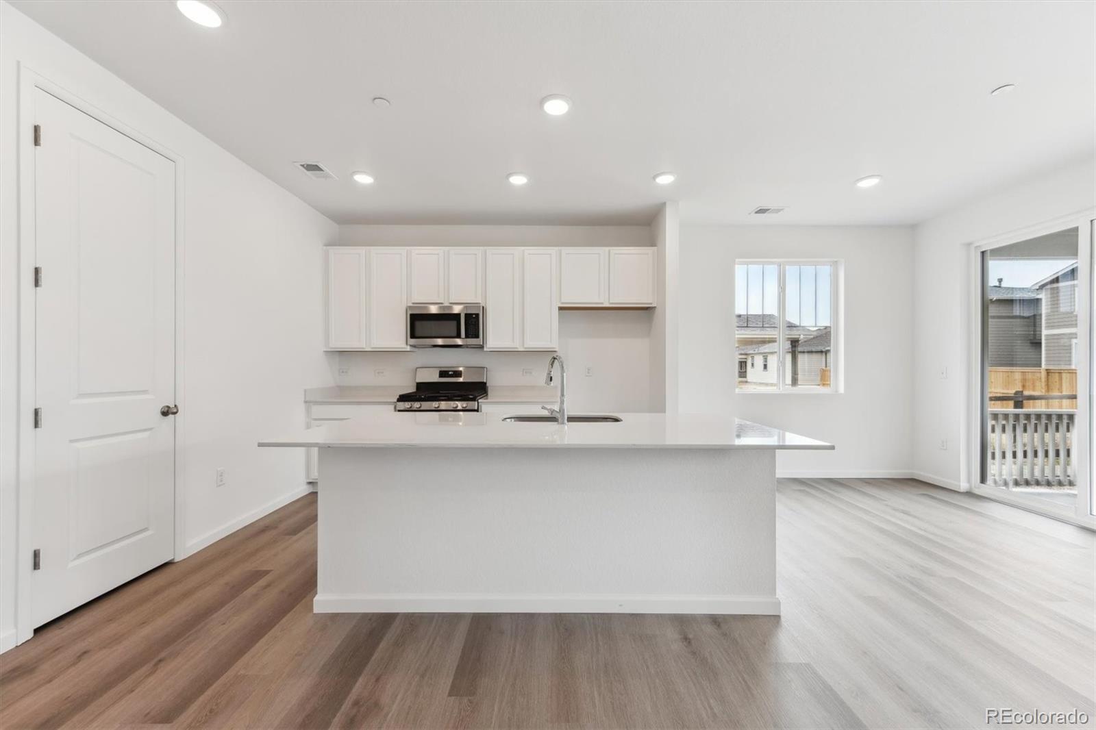 MLS Image #3 for 9692  cathay street,commerce city, Colorado
