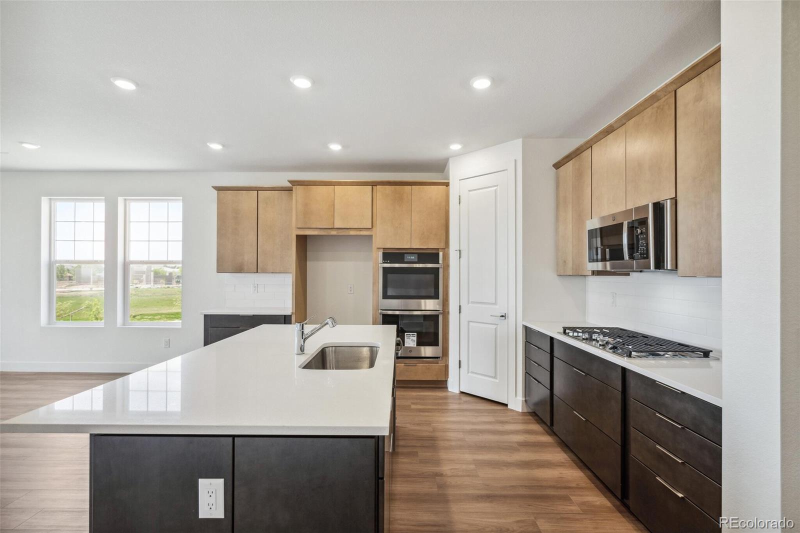 MLS Image #11 for 6384 e 154th place,thornton, Colorado