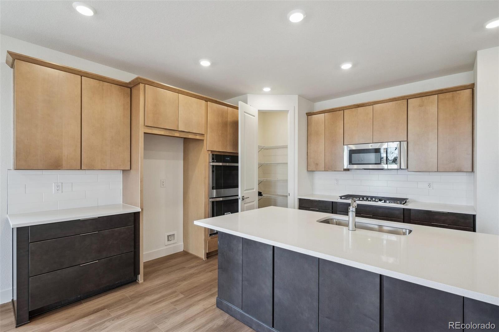 MLS Image #14 for 6384 e 154th place,thornton, Colorado