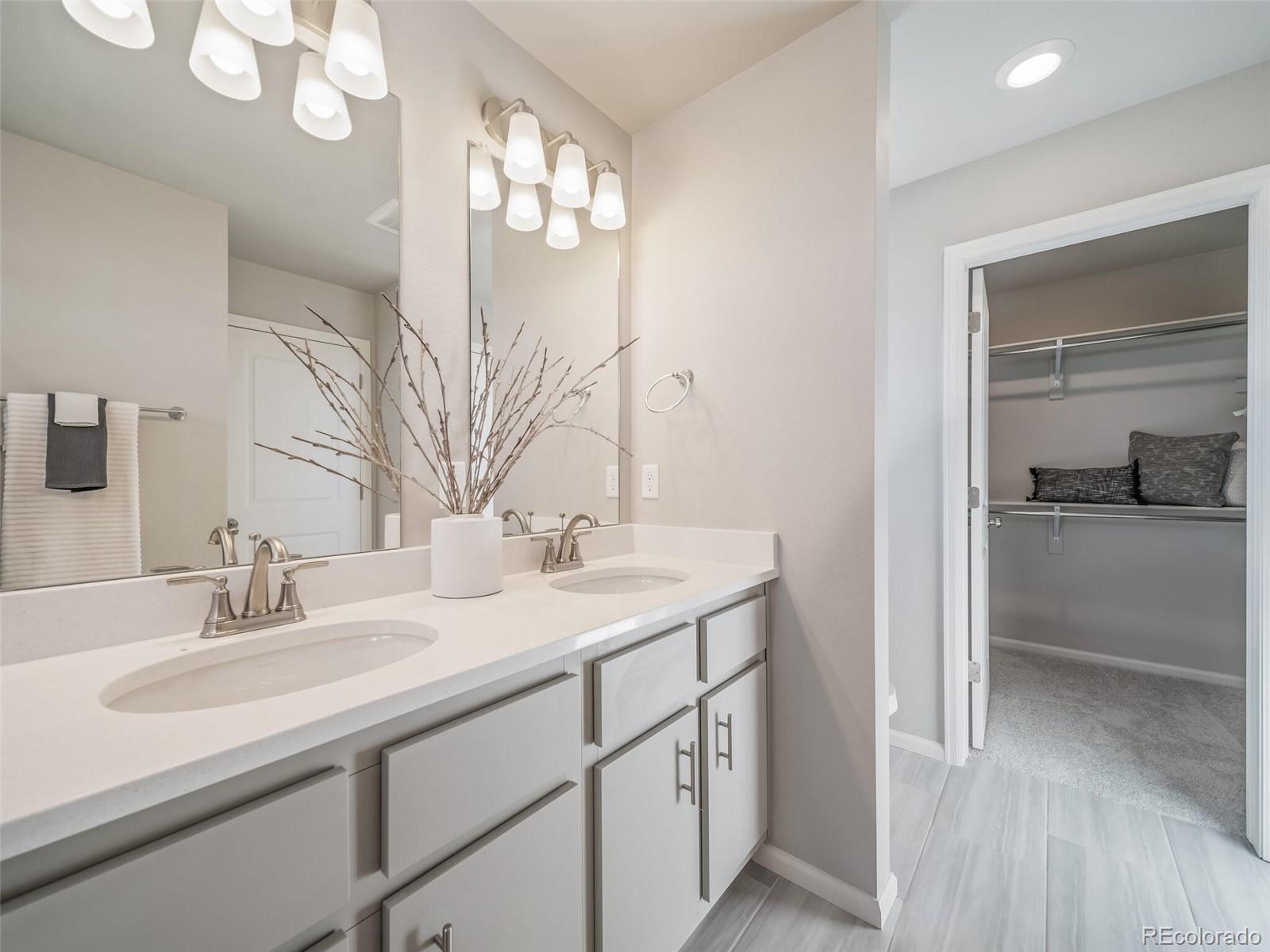 MLS Image #17 for 22083 e 38th place,aurora, Colorado