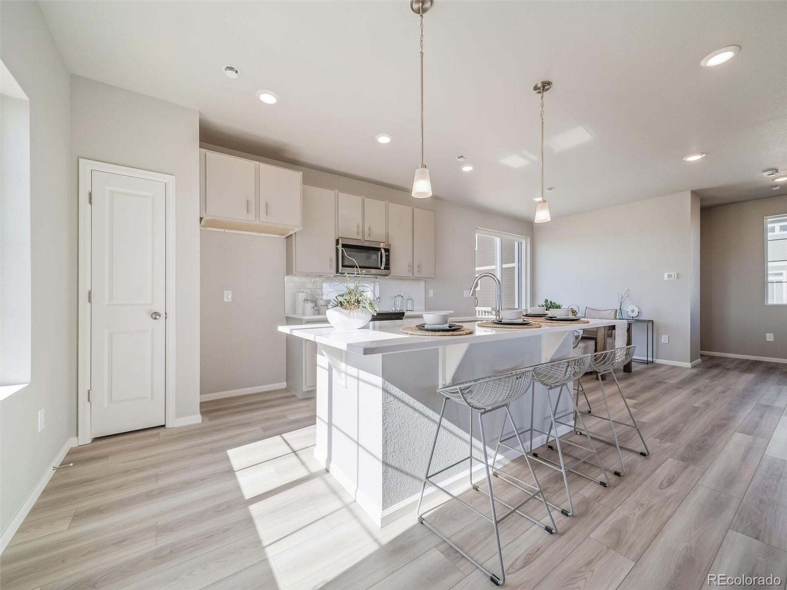 MLS Image #4 for 22083 e 38th place,aurora, Colorado