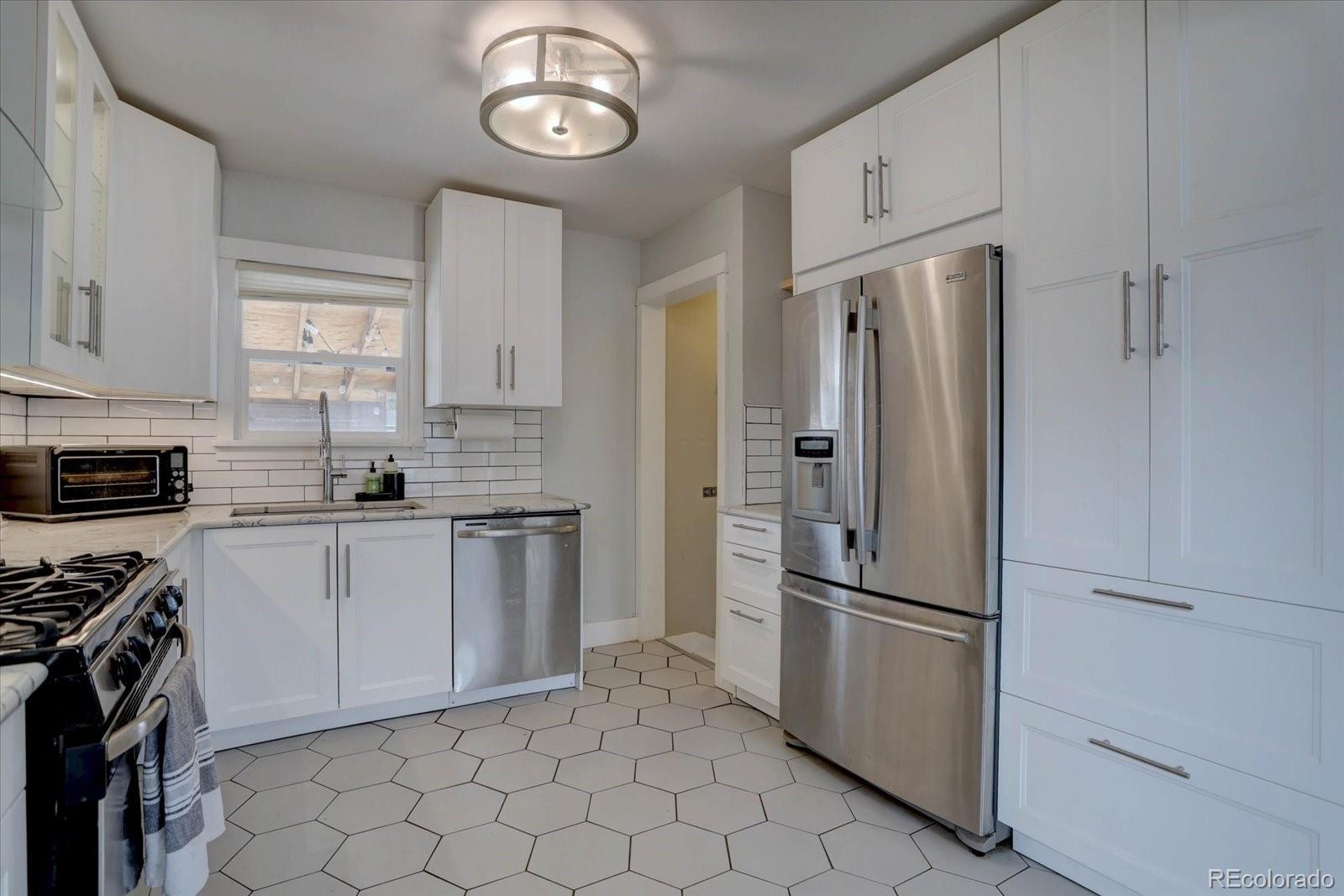 MLS Image #4 for 5191 s logan street,littleton, Colorado