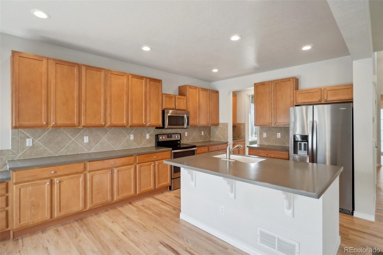 MLS Image #4 for 12248  kittredge street,commerce city, Colorado
