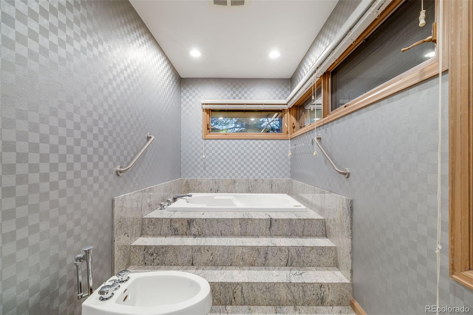 MLS Image #27 for 2777 s elmira street,denver, Colorado