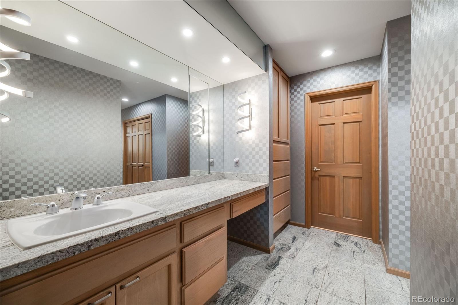 MLS Image #28 for 2777 s elmira street,denver, Colorado