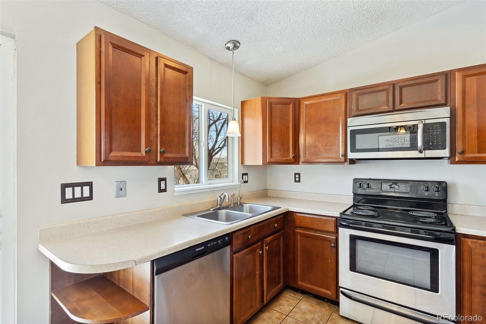 MLS Image #8 for 566  blossom field road,fountain, Colorado