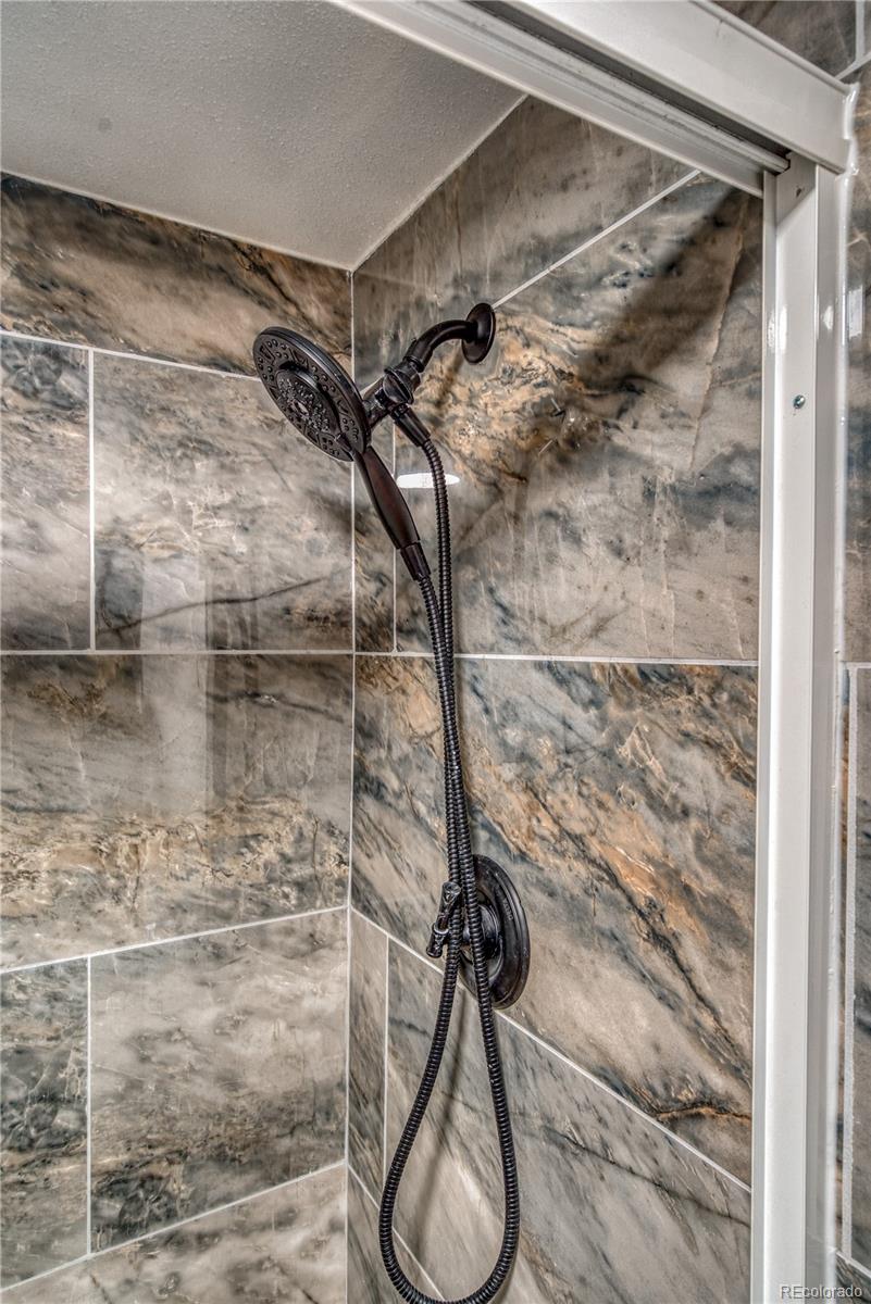 MLS Image #21 for 4800 e hale parkway,denver, Colorado