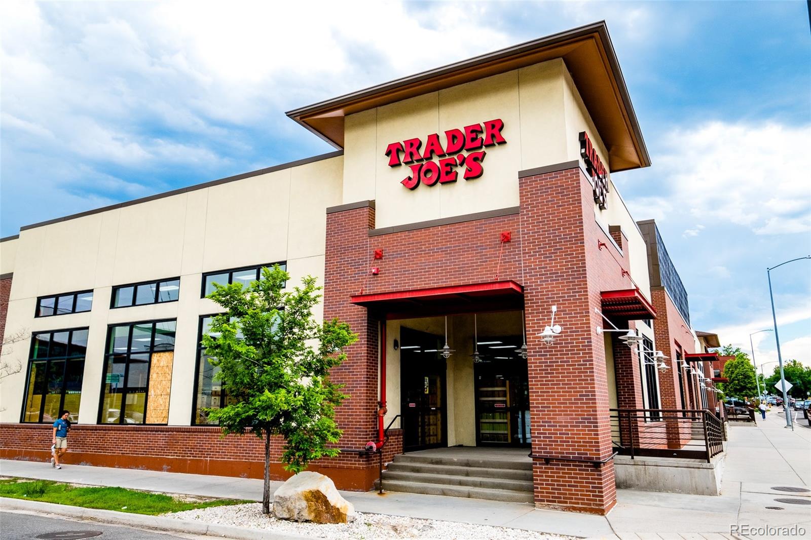 MLS Image #49 for 4800 e hale parkway,denver, Colorado