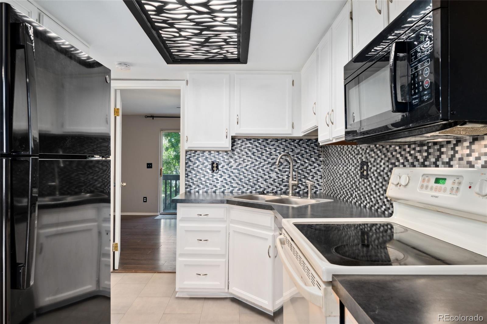 MLS Image #8 for 1885 s quebec way,denver, Colorado