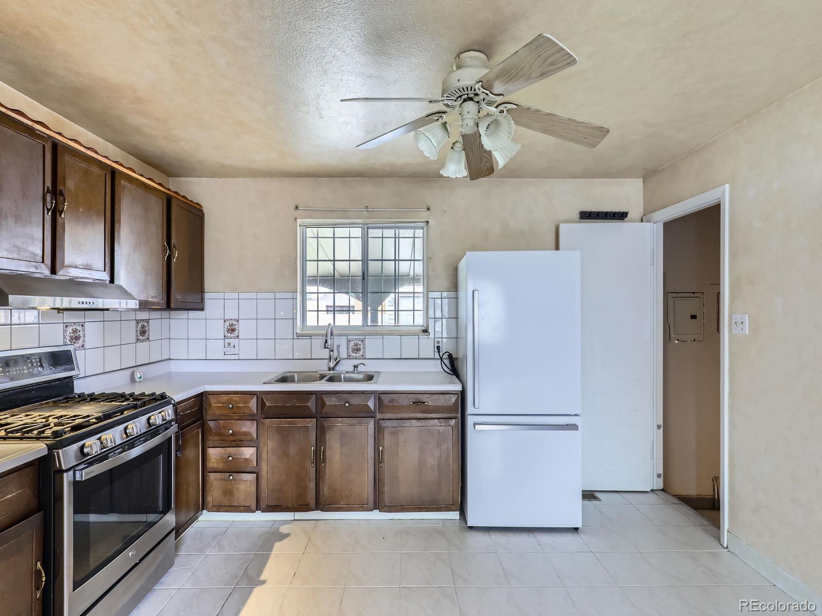 MLS Image #10 for 5481  xanadu street,denver, Colorado