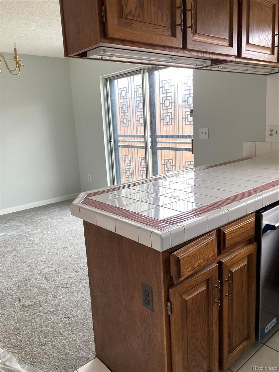 MLS Image #3 for 9142 e amherst drive,denver, Colorado