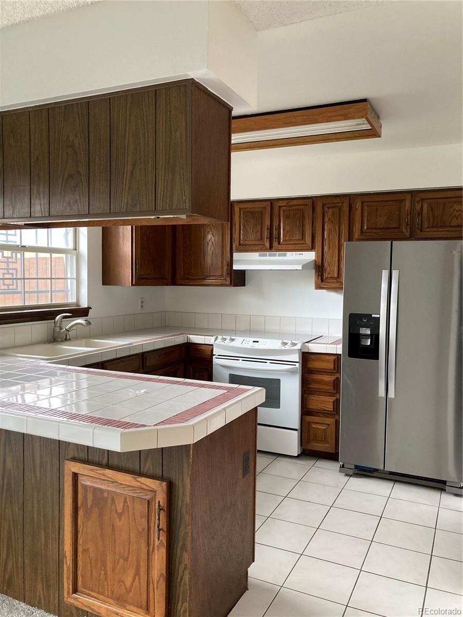 MLS Image #9 for 9142 e amherst drive,denver, Colorado
