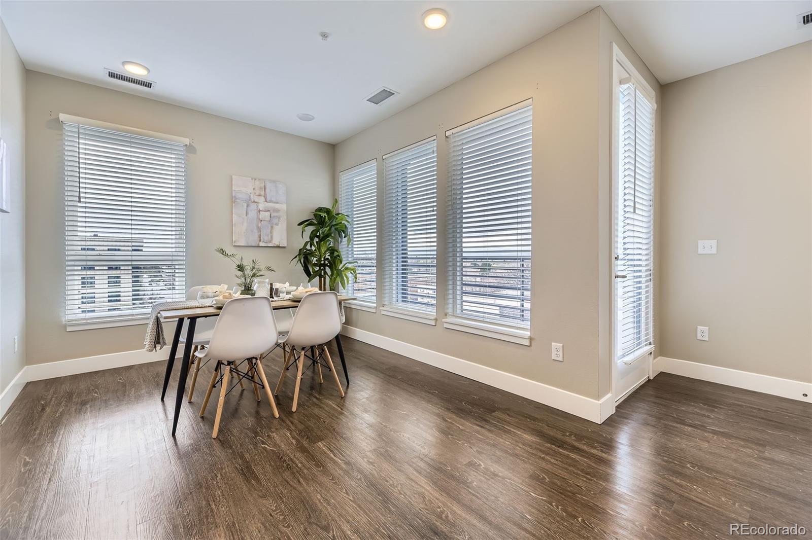 MLS Image #11 for 2374 s university boulevard,denver, Colorado