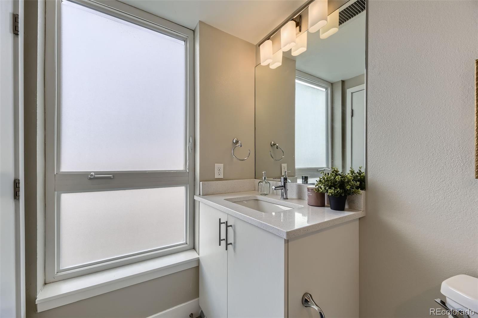 MLS Image #16 for 2374 s university boulevard,denver, Colorado