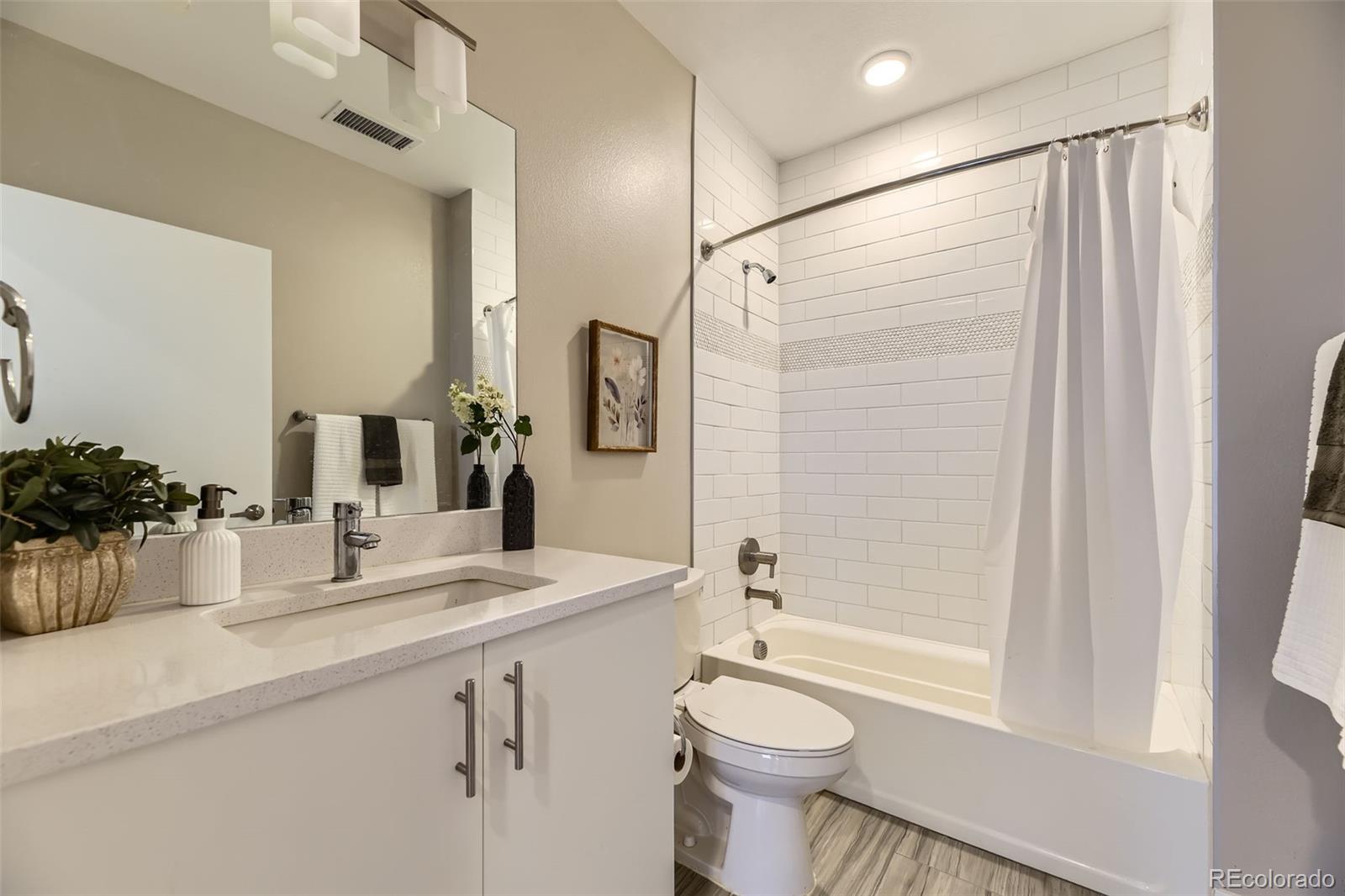 MLS Image #19 for 2374 s university boulevard,denver, Colorado