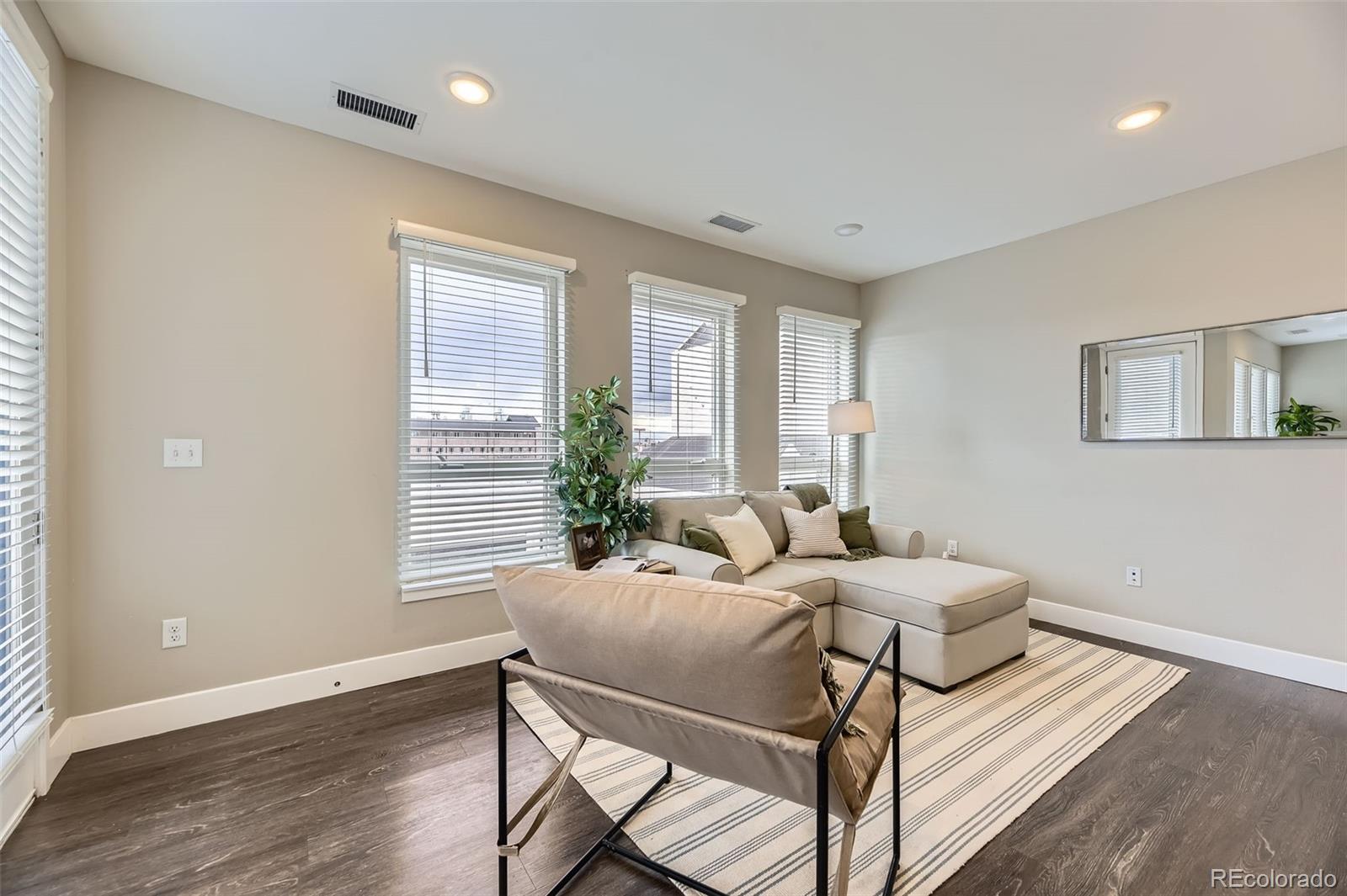 MLS Image #5 for 2374 s university boulevard,denver, Colorado