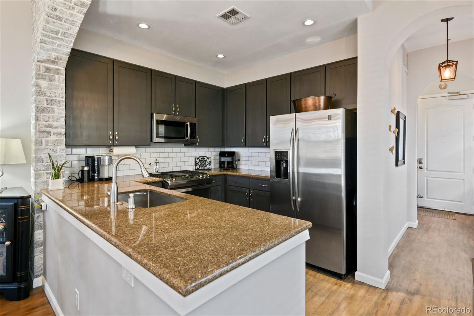MLS Image #10 for 1489  steele street,denver, Colorado