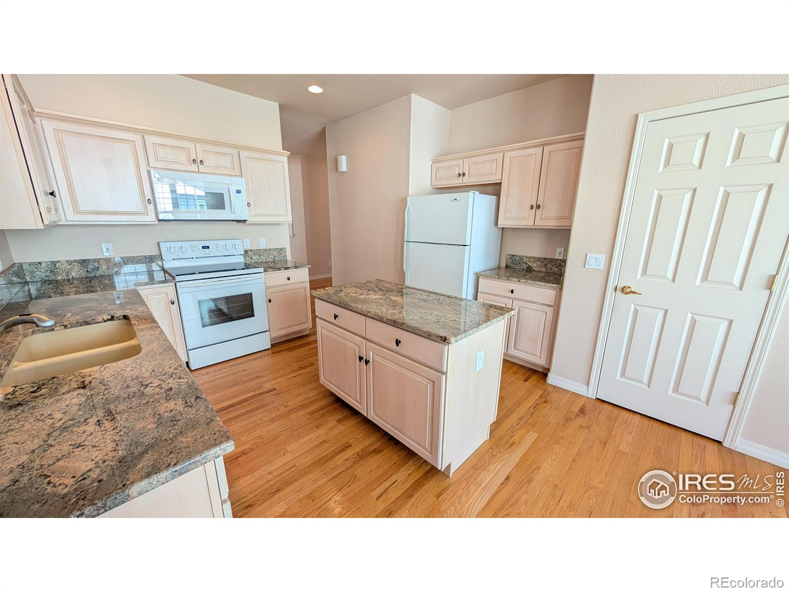 MLS Image #4 for 746  megan court,longmont, Colorado