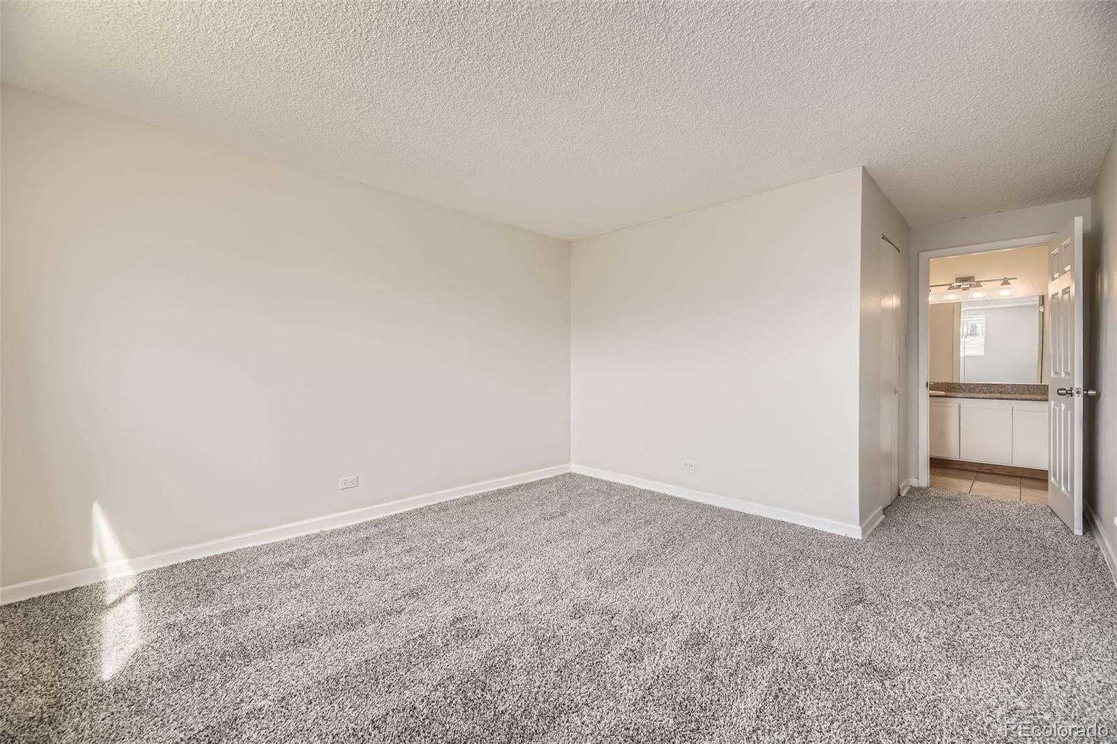 MLS Image #10 for 2325 s linden court,denver, Colorado