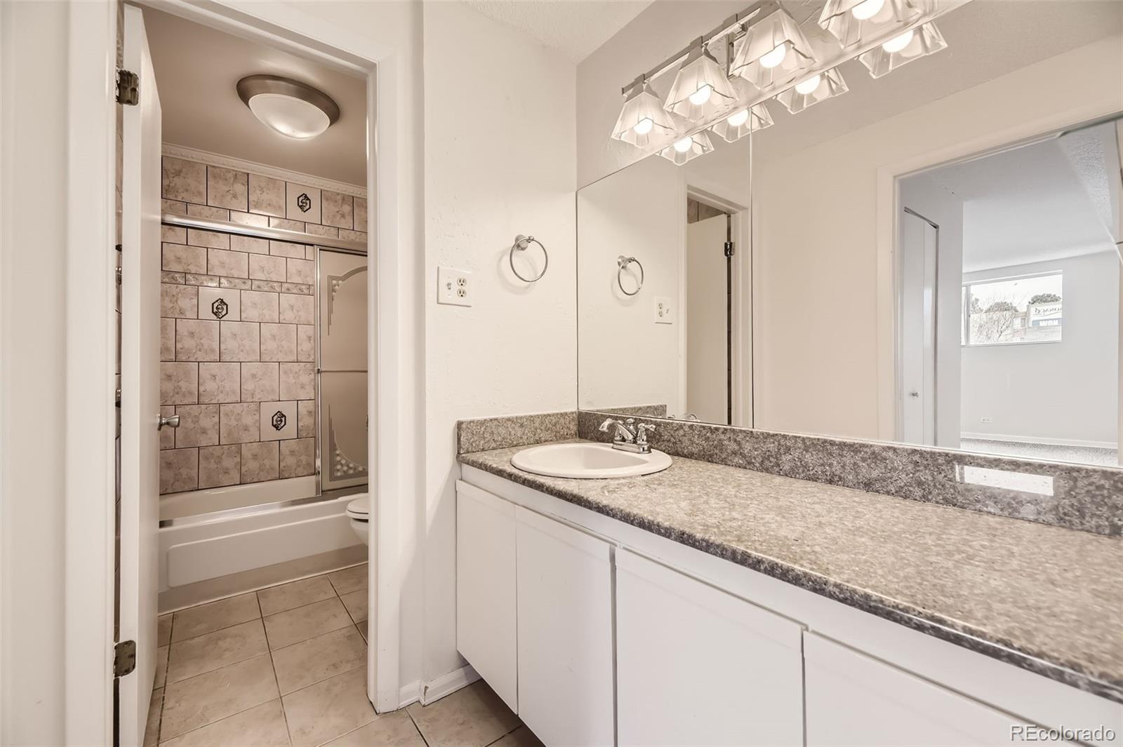 MLS Image #11 for 2325 s linden court,denver, Colorado