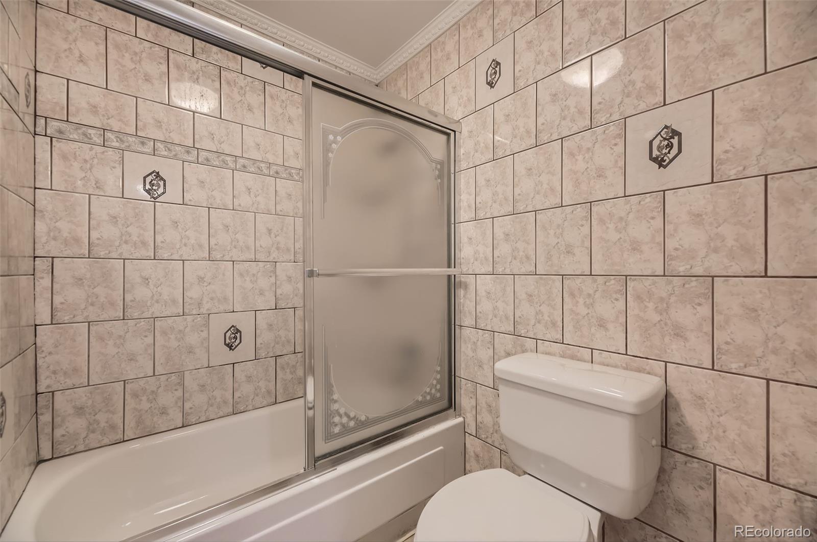 MLS Image #12 for 2325 s linden court,denver, Colorado