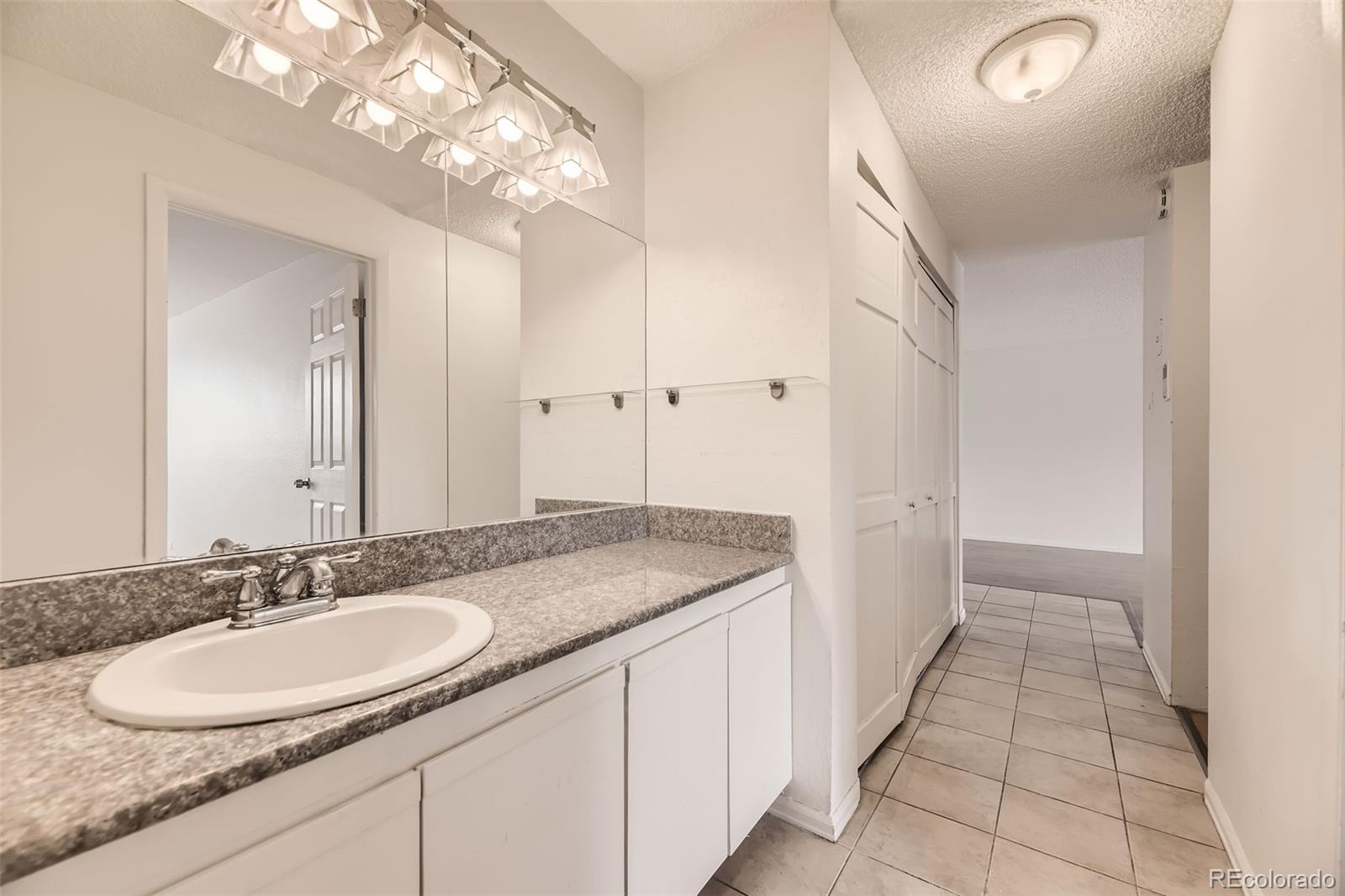 MLS Image #13 for 2325 s linden court,denver, Colorado
