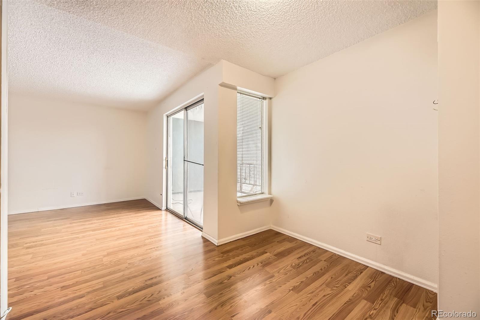 MLS Image #4 for 2325 s linden court,denver, Colorado
