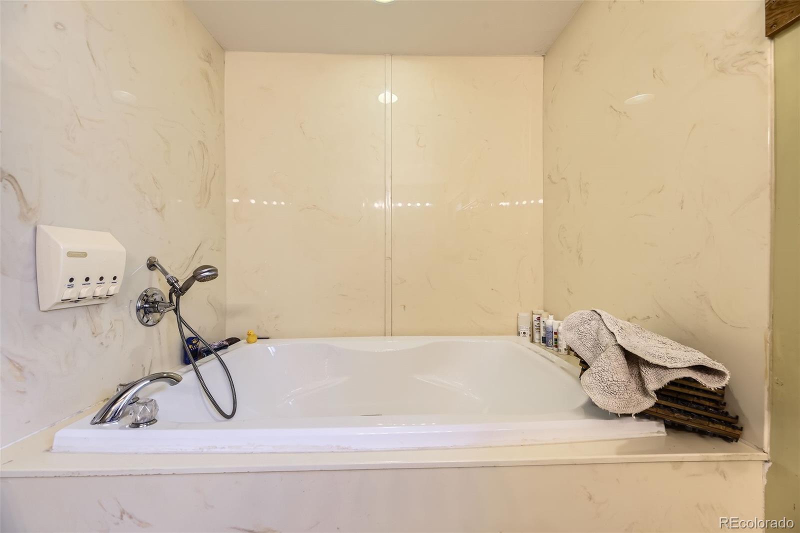 MLS Image #21 for 1824 s logan street,denver, Colorado