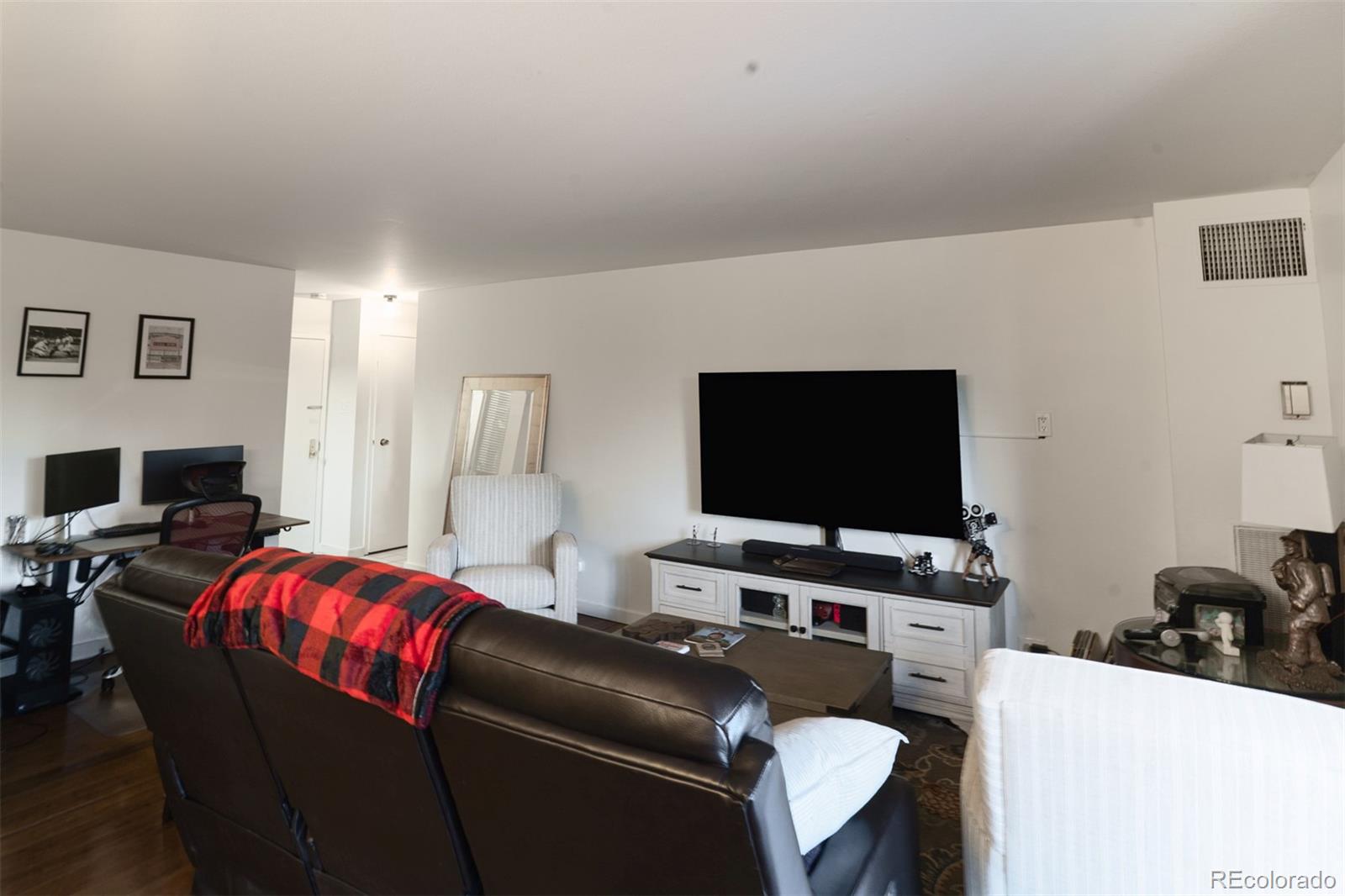 MLS Image #9 for 480 s marion parkway,denver, Colorado