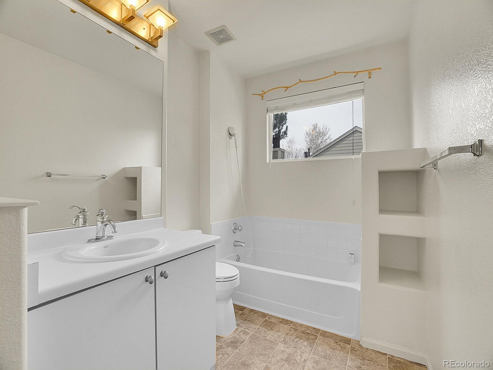 MLS Image #18 for 1885 s quebec way,denver, Colorado