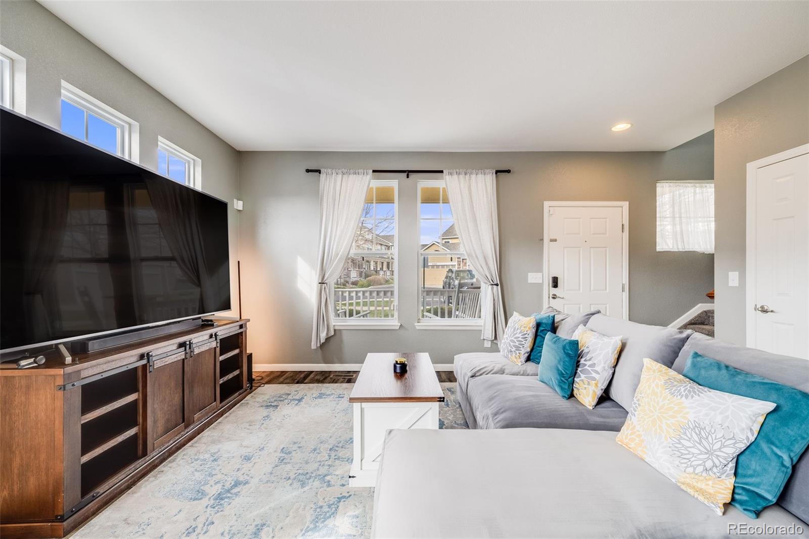 MLS Image #2 for 22765 e ottawa place,aurora, Colorado