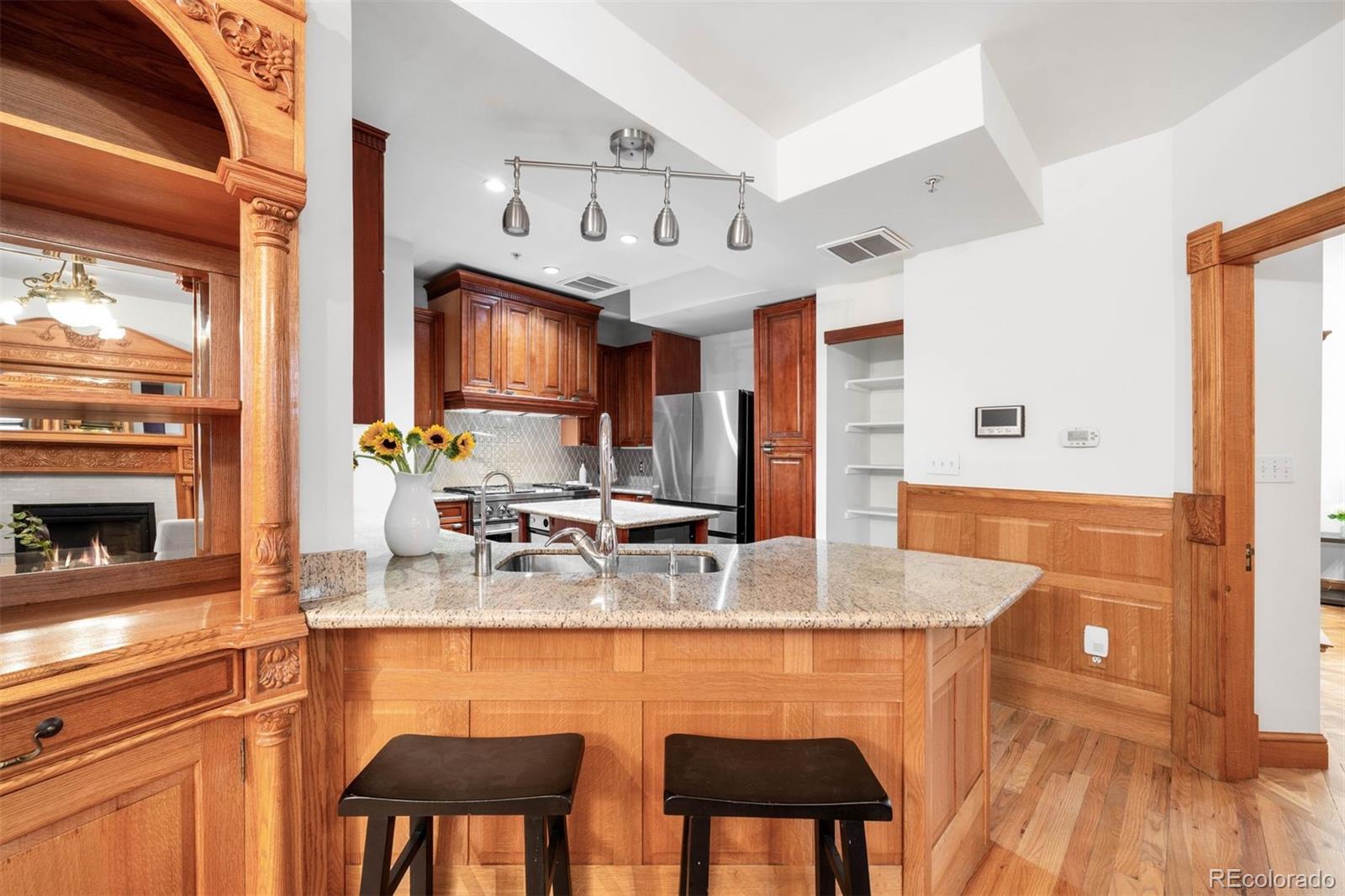 MLS Image #12 for 1022 n pearl street,denver, Colorado