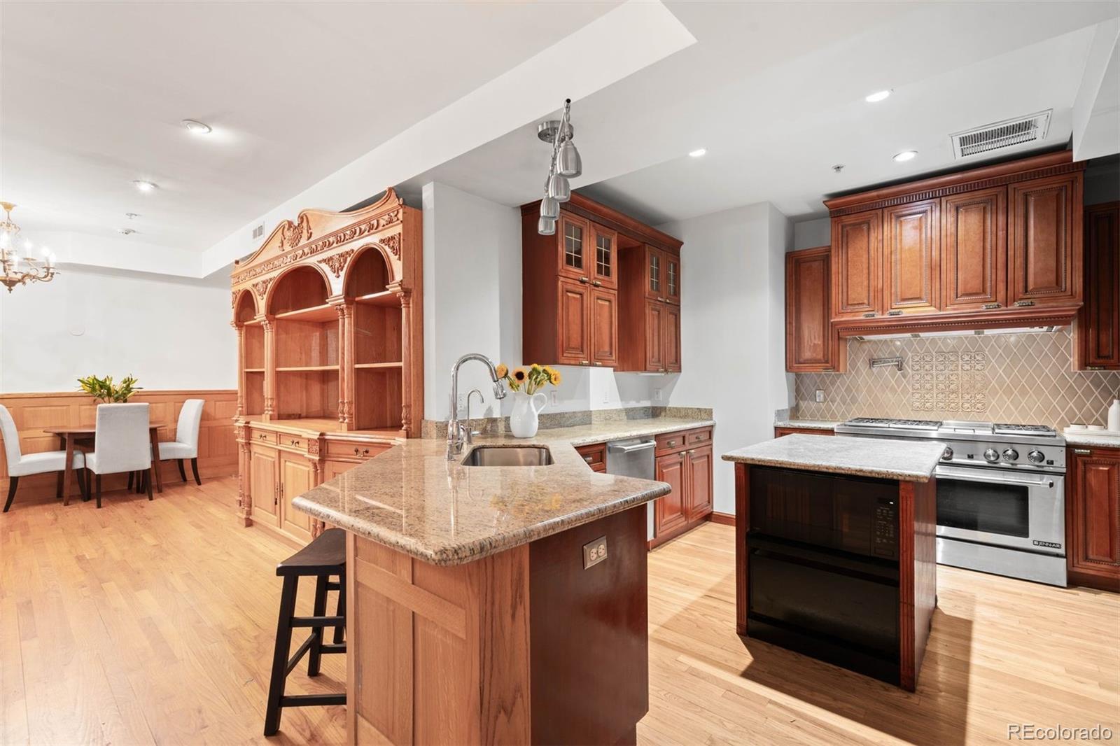 MLS Image #13 for 1022 n pearl street,denver, Colorado